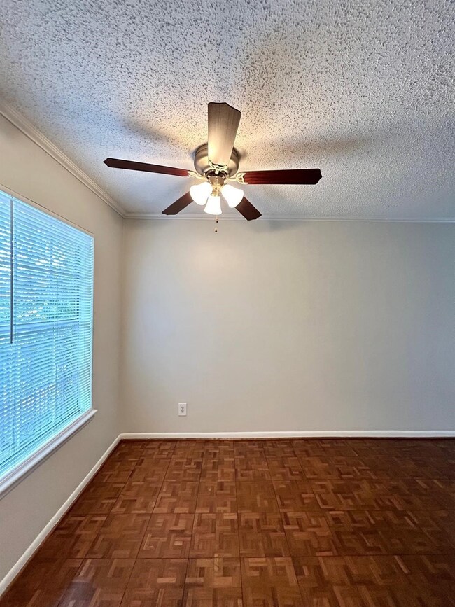 3902 Mandell St unit 9, Houston, TX 77006 - photo 7