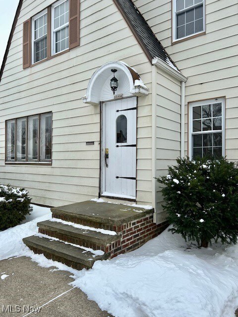 3566 Bainbridge Rd, Cleveland, OH 44118 - photo 2