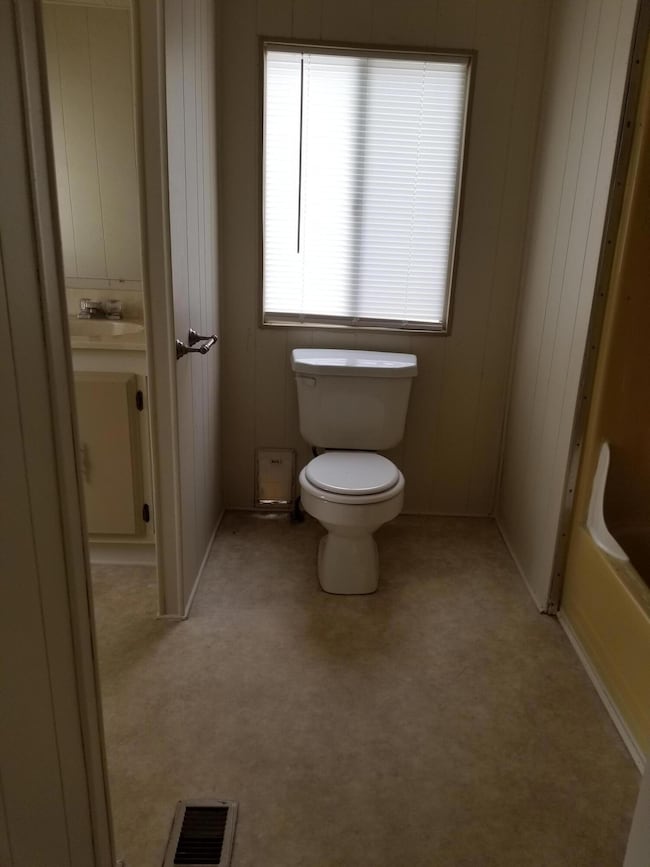 3711 Bisbee St, Klamath Falls, OR 97603 - photo 5