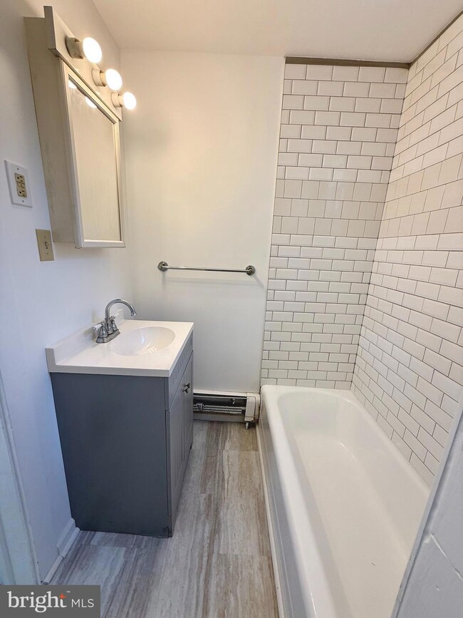 202 E Cumberland Rd, Enola, PA 17025 - photo 4