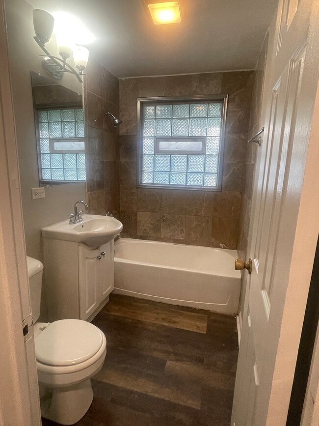 18120 Thomas Ln, Country Club Hills, IL 60478 - photo 6