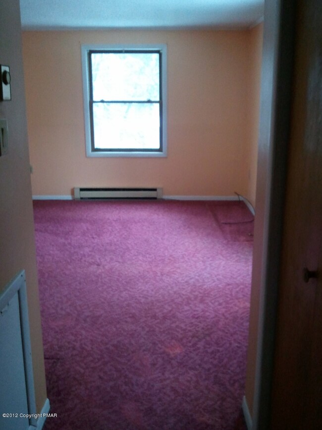 237 Acorn Cir, Lehman Township, PA 18301 - photo 5