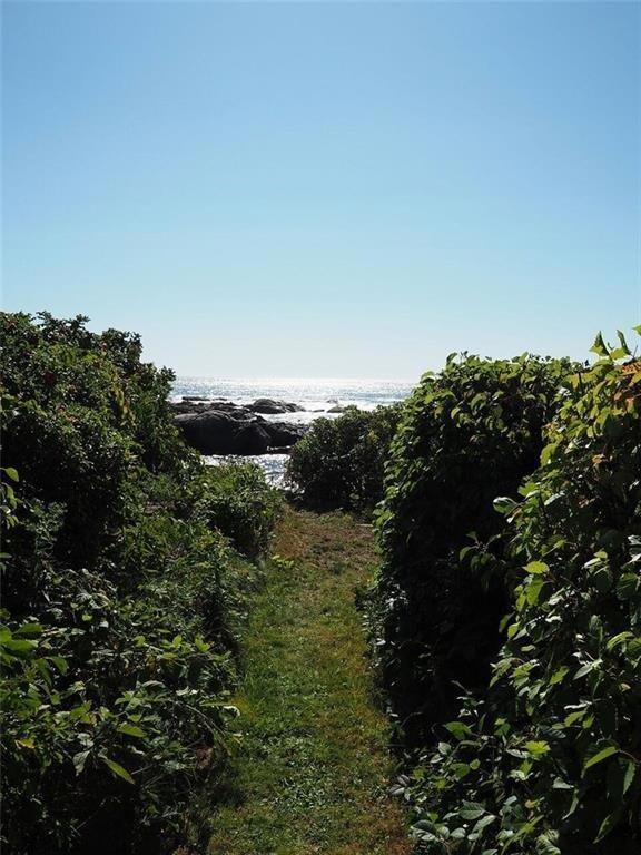 Path to Crescent Cove