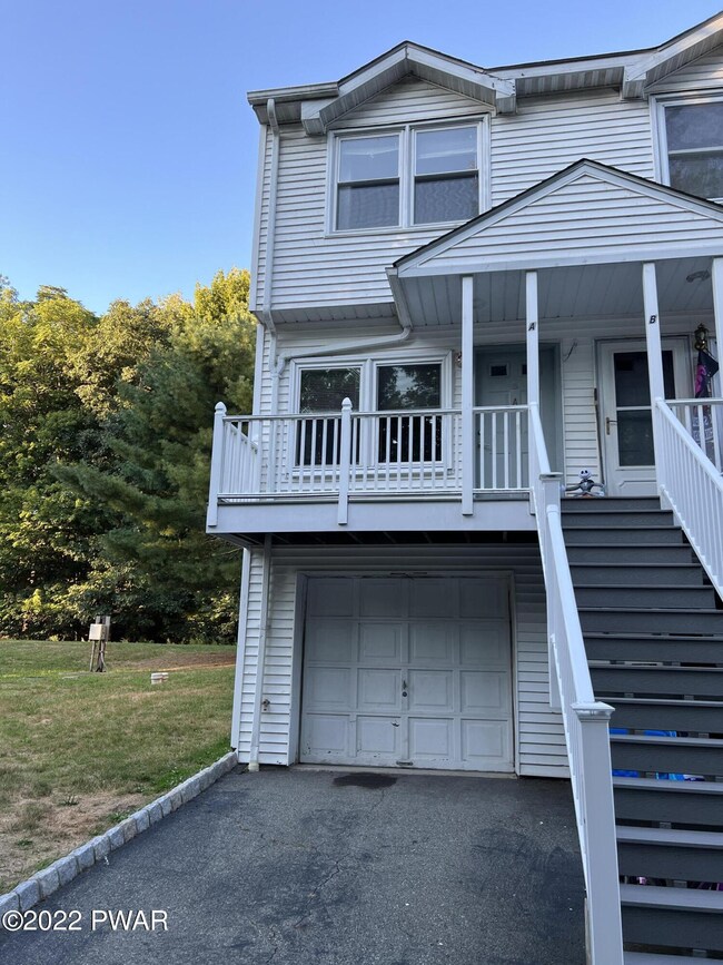 125 Sawkill Dr, Milford, PA 18337 - photo 2