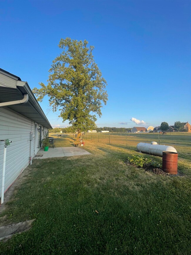 11536 Antwerp Rd, Grabill, IN 46741 - photo 5