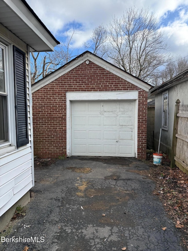 121 Edward Ave, Pittsfield, MA 01201 - photo 4