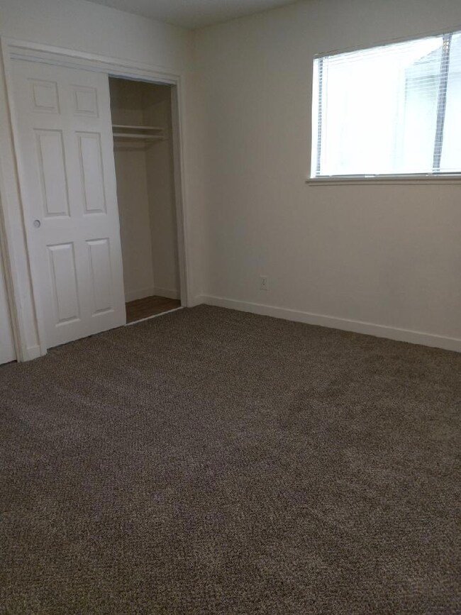 2235 Tehama St unit 1, Redding, CA 96001 - photo 4