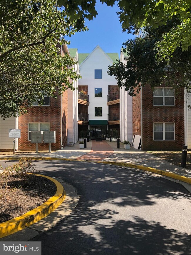 936 Bay Ridge Ave unit 205, Annapolis, MD 21403 - photo 2