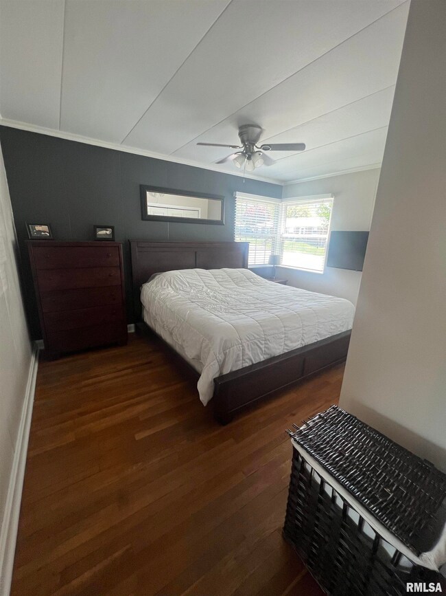 1032 Spalding Blvd, Davenport, IA 52804 - photo 4