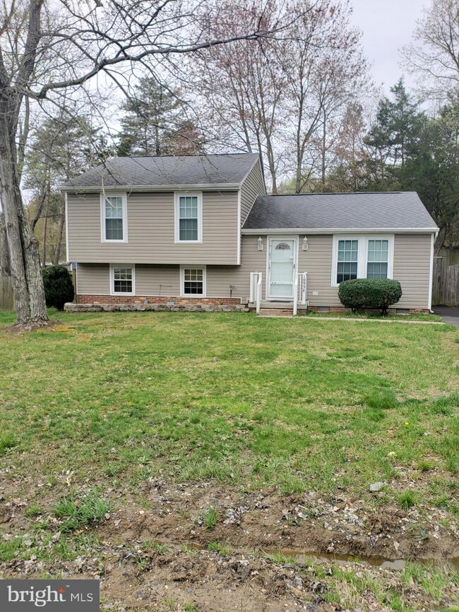 10934 Huntington Woods Cir, Fredericksburg, VA 22407 - photo 3