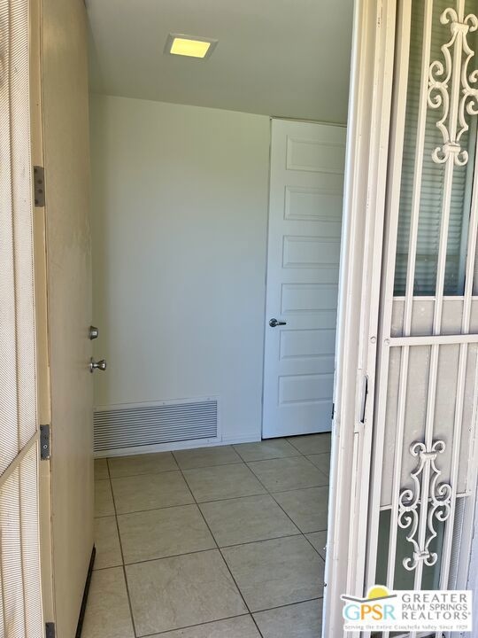 2559 N Whitewater Club Dr unit A, Palm Springs, CA 92262 - photo 4