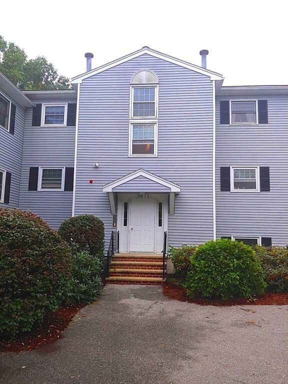 373 Aiken Ave unit 5, Lowell, MA 01850 - photo 3