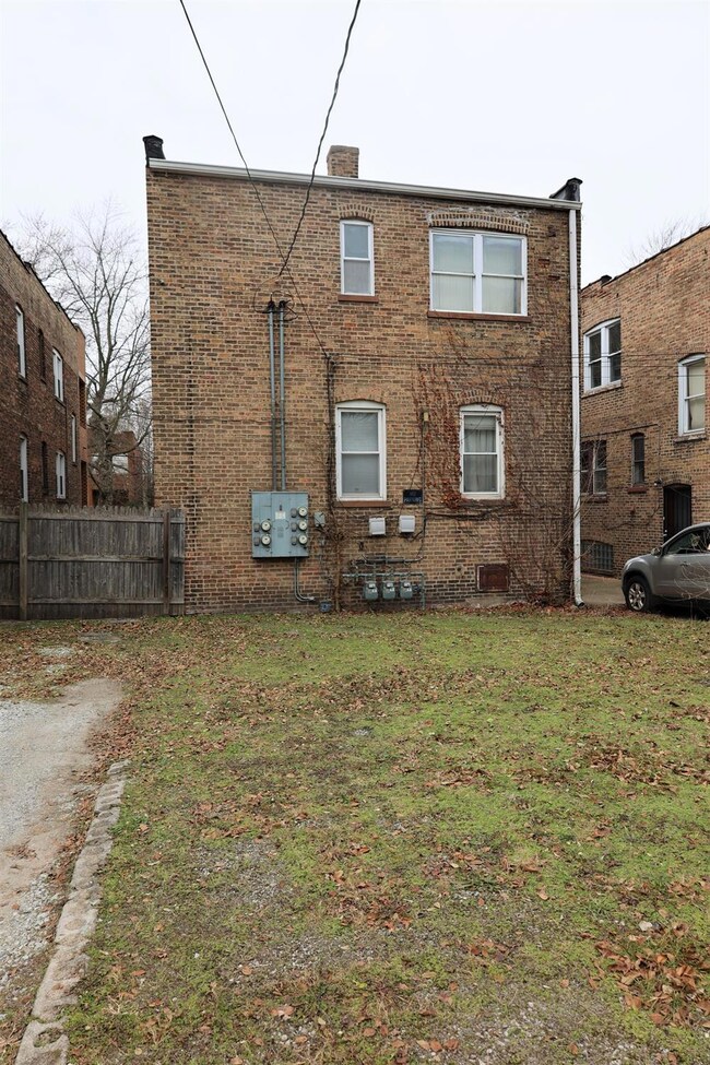 1325 Marshall St, Gary, IN 46404 - photo 6