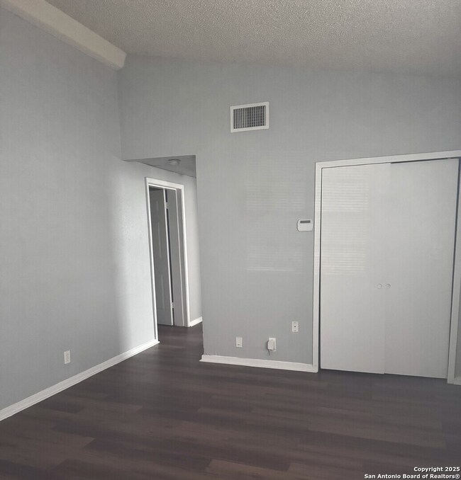vaulted ceiling, extra storage