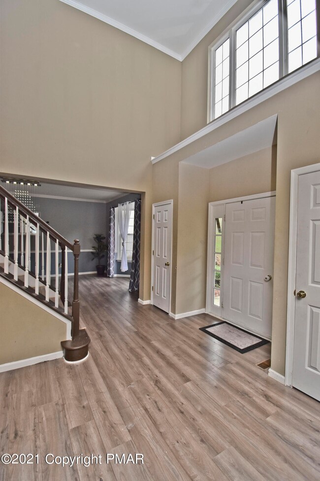 6510 Azure Ct, East Stroudsburg, PA 18301 - photo 2