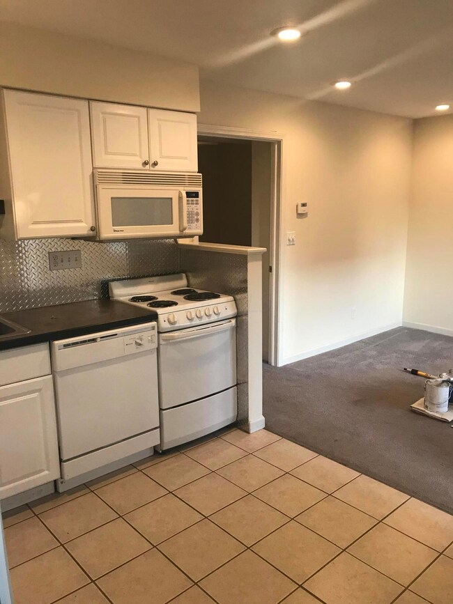 1669 W 3rd Ave, Columbus, OH 43212 - photo 2