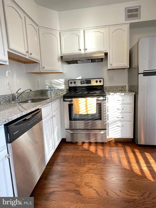 17800 Buehler Rd unit 134, Olney, MD 20832 - photo 5