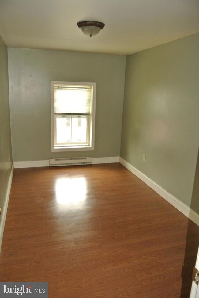 147 E Main St unit 3RD FLOOR, Mechanicsburg, PA 17055 - photo 2