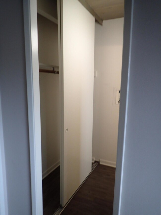 314 W Canon Perdido St unit 12, Santa Barbara, CA 93101 - photo 7