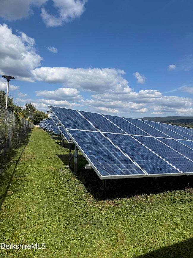 889 Holmes Rd, Pittsfield, MA 01201 - photo 2