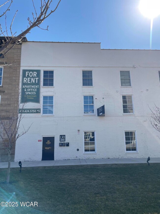 320 S Main St unit D, Findlay, OH 45840 - photo 2