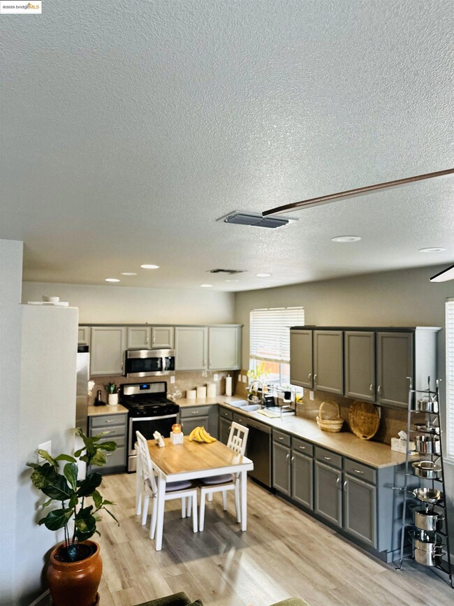 4519 Twin Creeks Ct, Tracy, CA 95377 - photo 4