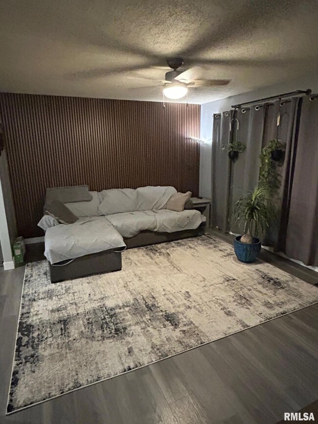 2414 E Devonshire Rd, Springfield, IL 62703 - photo 7