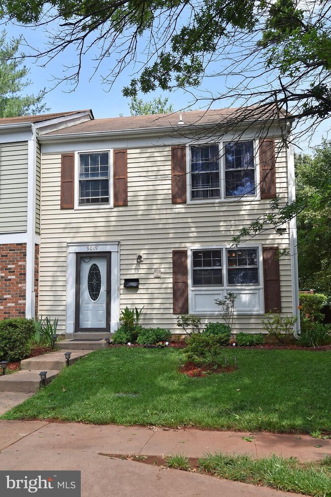 9019 Bonham Cir, Manassas, VA 20110 - photo 2