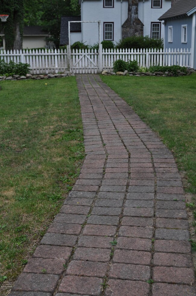 105 8th St, Milford, PA 18337 - photo 7