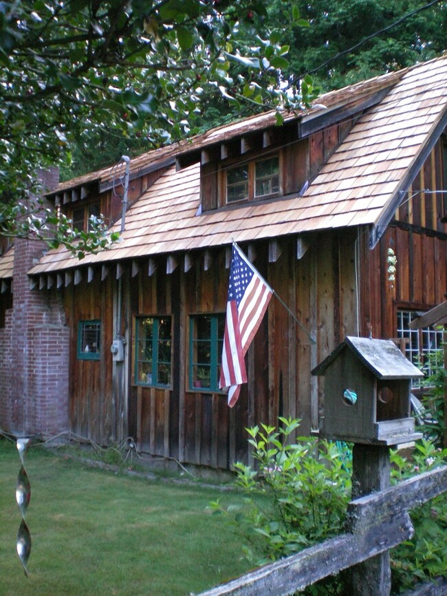 59021 Lumpy Ln E, Enumclaw, WA 98022 - photo 2