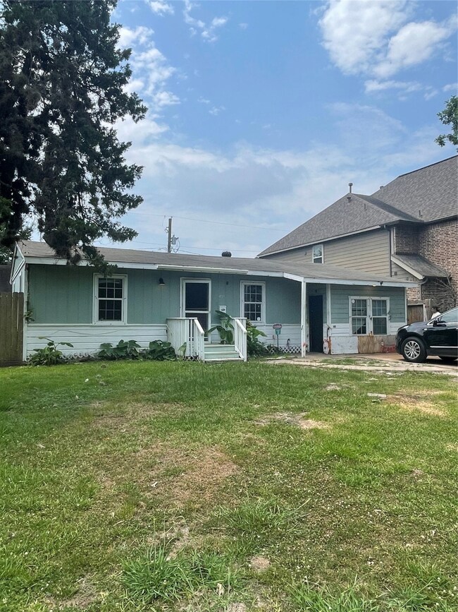 1721 Du Barry Ln, Houston, TX 77018 - photo 2