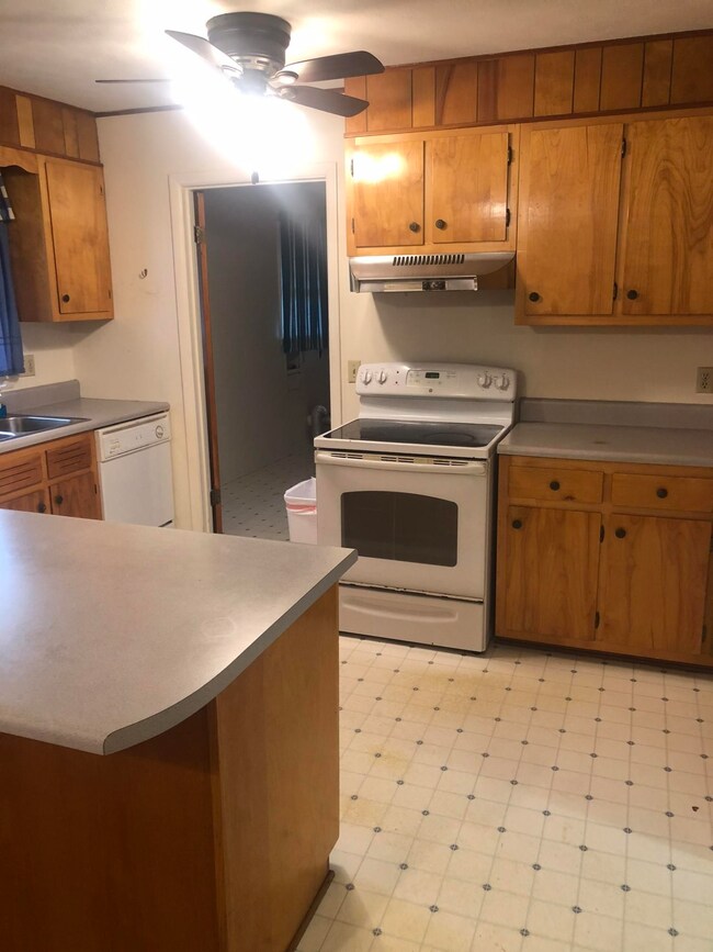 919 Frost Rd, Crossville, TN 38571 - photo 7