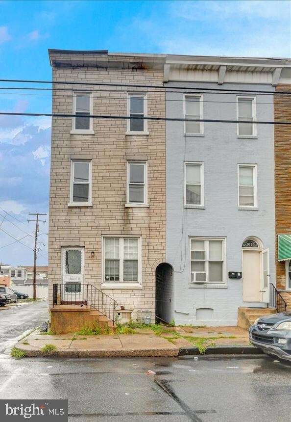 913 Robeson St, Reading, PA 19604 - photo 2