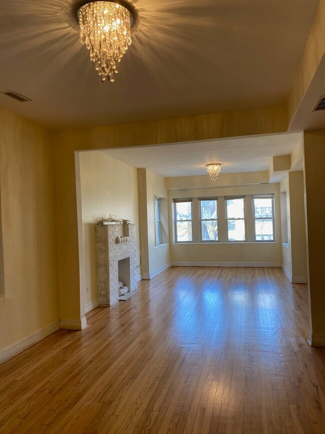 6327 N Francisco Ave unit 3, Chicago, IL 60659 - photo 2