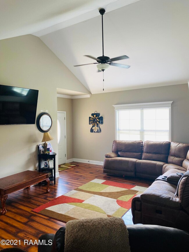 7B7A64D7-FA11-4EC4-AE6C-5F0122C4F017