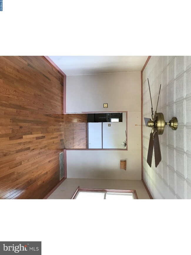 1524 Queen St, Reading, PA 19605 - photo 2