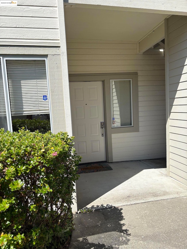 256 Napoli Ct unit 256, Hercules, CA 94547 - photo 2