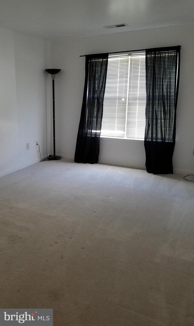 9111 Gracious End Ct unit 302, Columbia, MD 21046 - photo 5