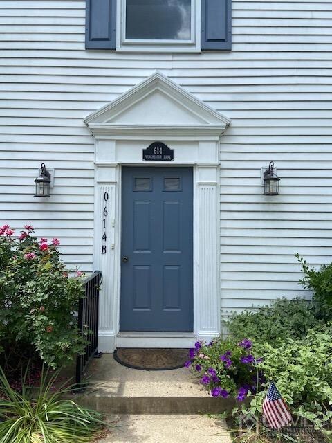 614 Winchester Ln unit B, Monroe Township, NJ 08831 - photo 2