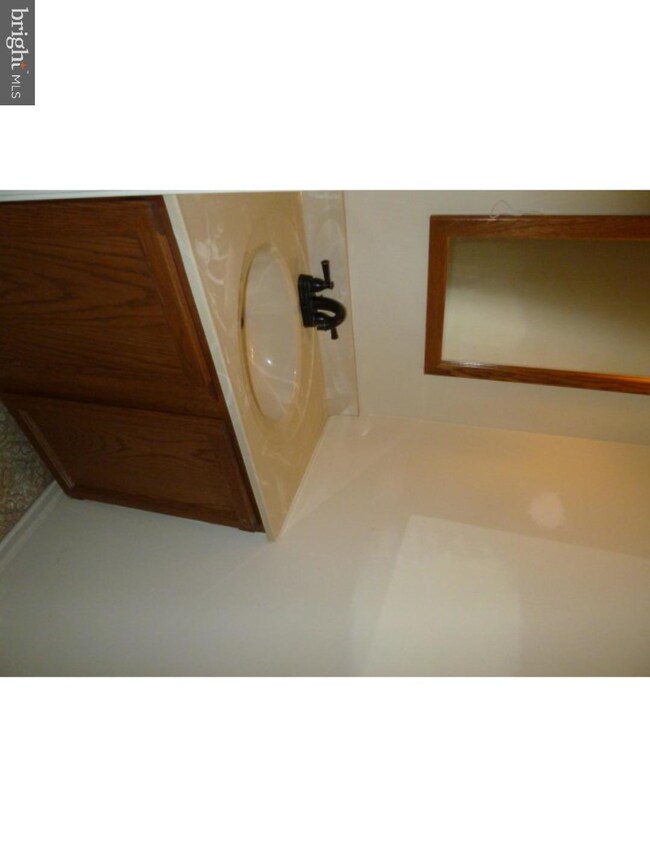 505 Carousel Cir, Norristown, PA 19403 - photo 7