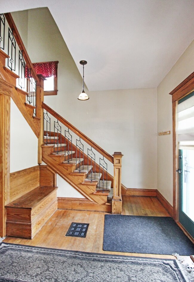 835 W Homer St, Freeport, IL 61032 - photo 3