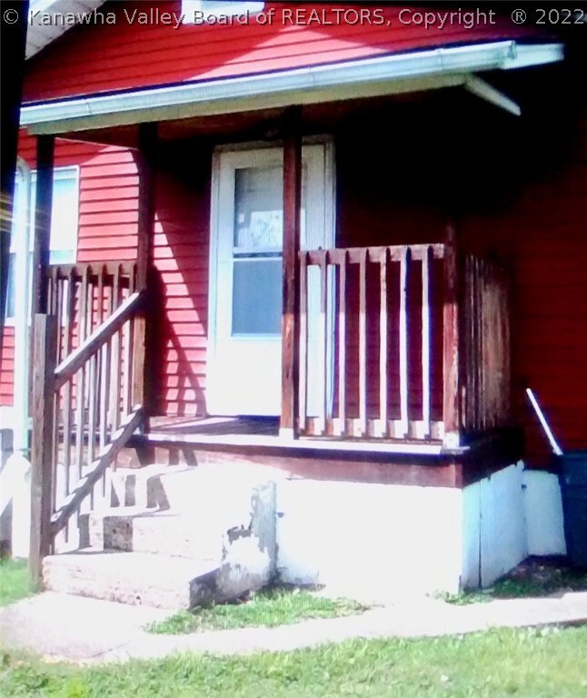 426 1/2 Ferguson Ln, Dunbar, WV 25064 - photo 4