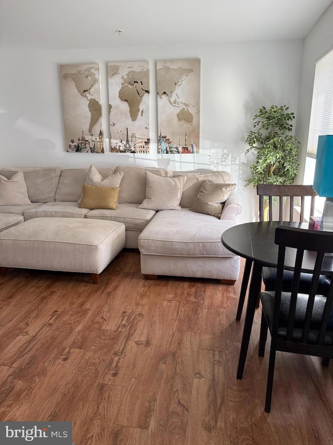 1818 Cassandra Dr unit 100, Sykesville, MD 21784 - photo 5