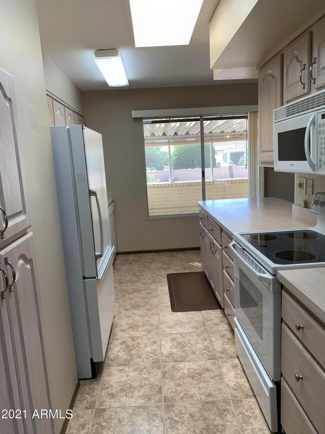 9619 W Bonita Ct, Sun City, AZ 85373 - photo 4