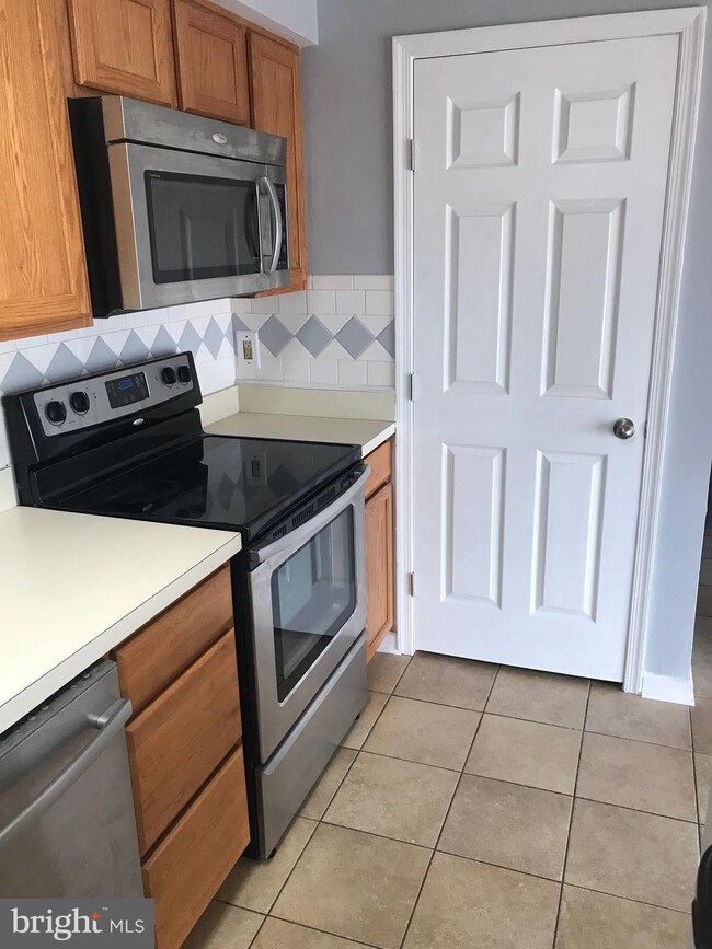 3381 Yost Ln unit 304, Dumfries, VA 22026 - photo 7