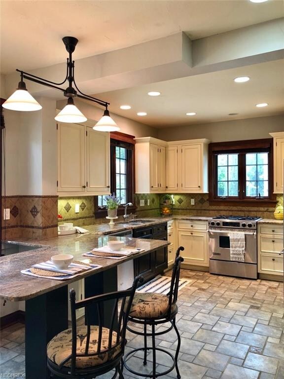Super spacious kitchen with top of the line cabine