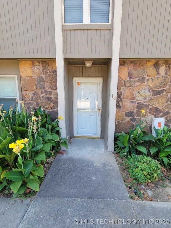 7018 Lakeshore Dr unit 18, Eufaula, OK 74432 - photo 2