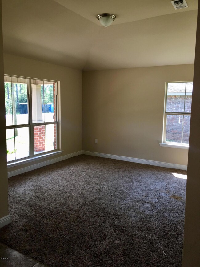 Large office/bonus room