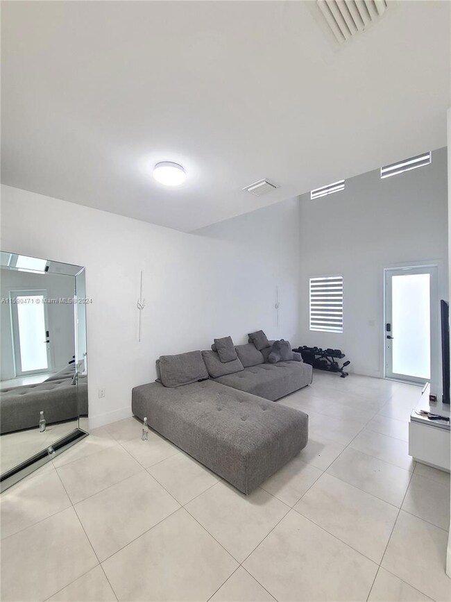 7240 NW 103rd Path, Doral, FL 33178 - photo 2