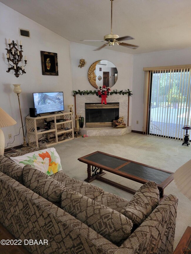 97 Shadow Creek living room